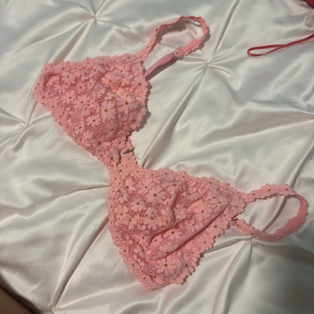 Aerie Pink Floral Lace Bra